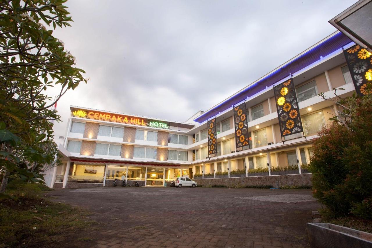 Neo Cempaka Hill Hotel Jembel Exterior foto