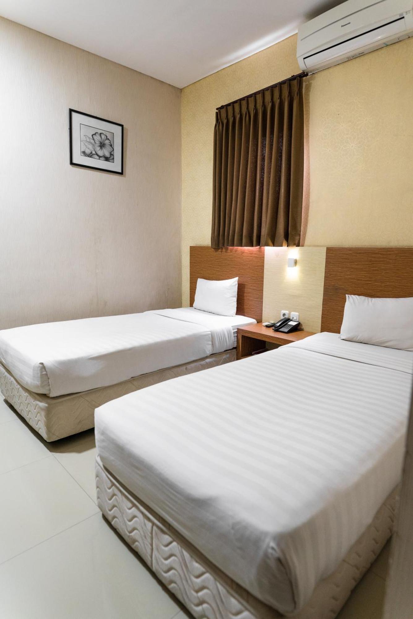 Neo Cempaka Hill Hotel Jembel Exterior foto